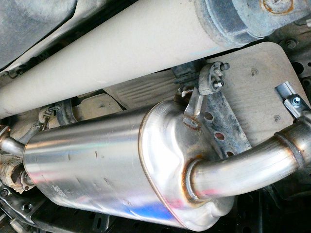 並行車 USトヨタ 08 セコイア ギブソンマフラー交換です。｜グーネットピット