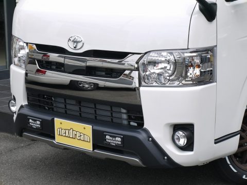 TRD：LED付きフロントスポイラー