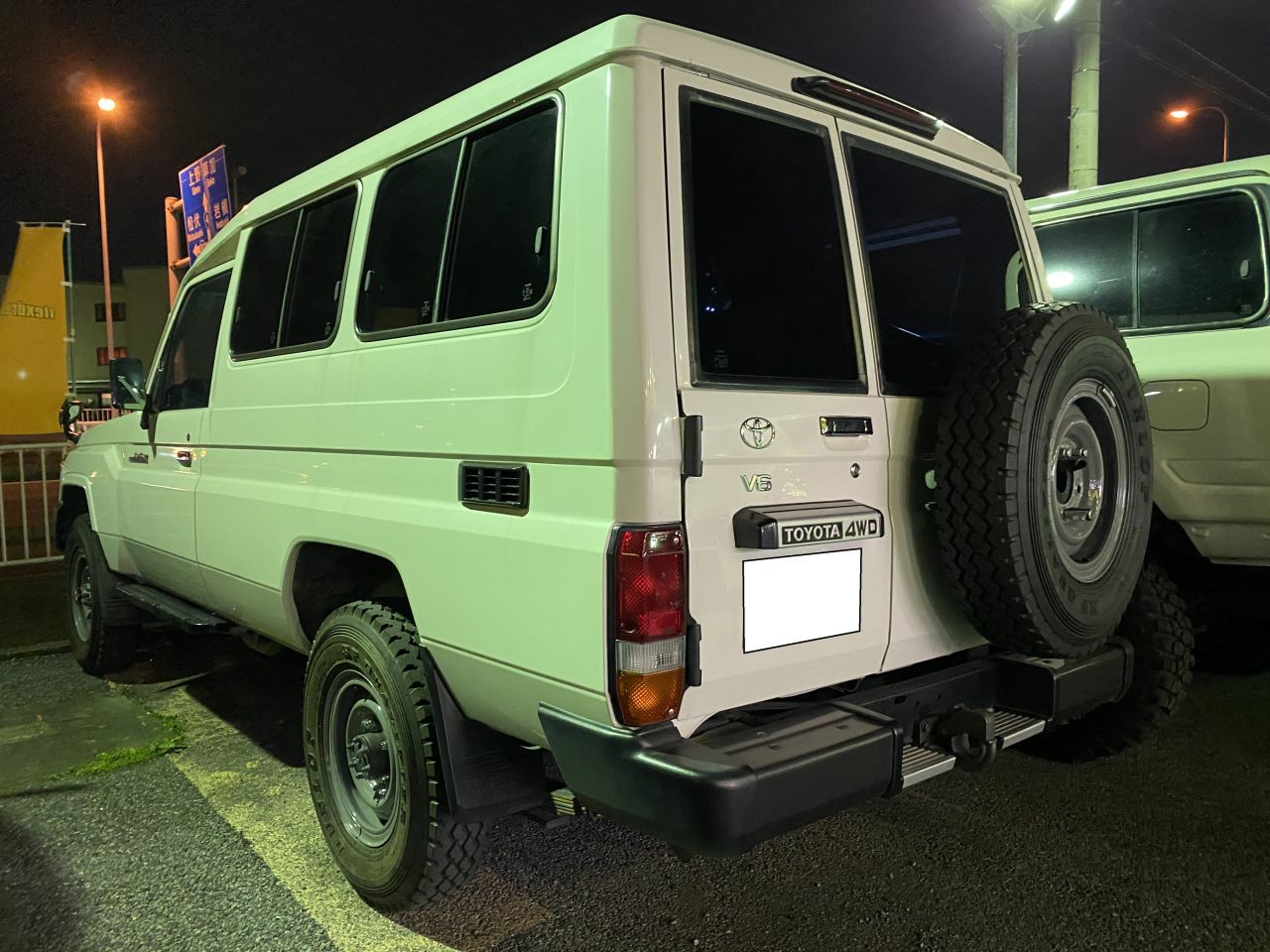 オーストラリアモデルの78トゥループキャリアが入庫しました ランクル専門店ですのでランドクルーザーだけ Flexdream Blog オーストラリアモデルの78トゥループキャリアが入庫しました ランクル専門店ですのでランドクルーザーだけ Flexdream Blog