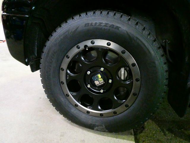 ＥＸＴＲＥＭＥ　Ｊ　ＸＪ０３　18インチアルミ　ＢＲＩＤＧＥＳＴＯＮＥ　ＢＬＩＺＺＡＫ　ＤＭ-Ｖ３　スタッドレス　冬タイヤ