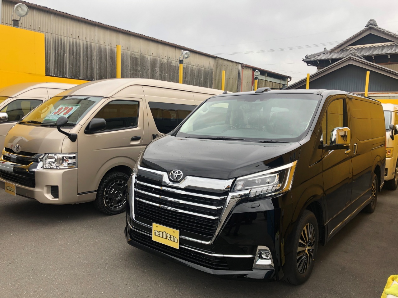TOYOTA最高級ミニバン：新型グランエース 徹底解説！ サイズ、外装