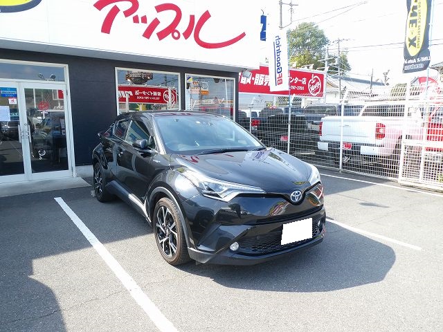 C-HR　ハイブリッド　トヨタ