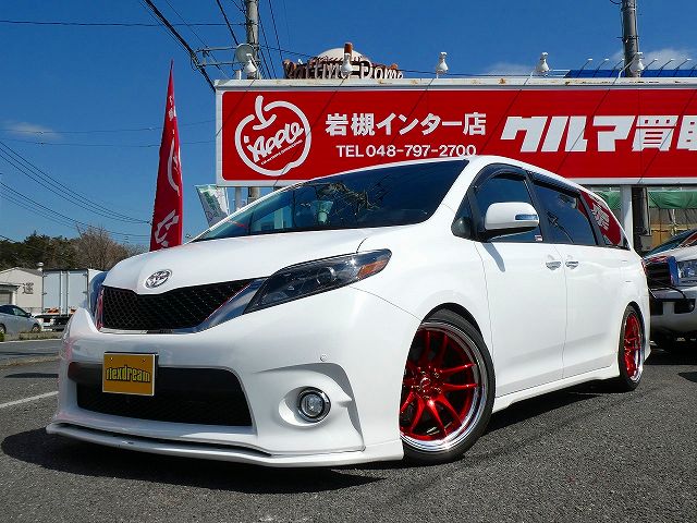 新車並行2015年シエナ　ＳＥプリファードＰＫＧ　サンルーフ　スマートキー　ＲＳ-Ｒ車高調　ワーク20インチＡＷ　アルパイン9インチナビ＆フリップダウンモニター　リミテッドテール　フロントリップ　コーナーセンサー