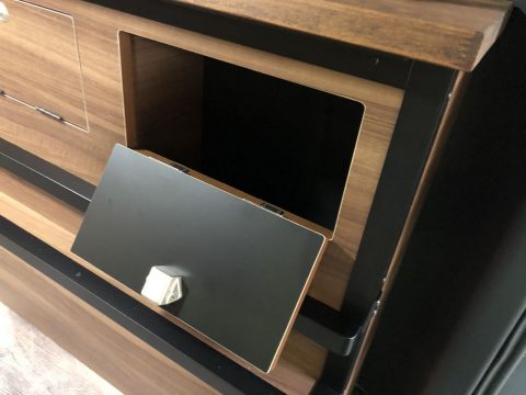 FD-BOX7 Vanlife：家具には小物入れを搭載