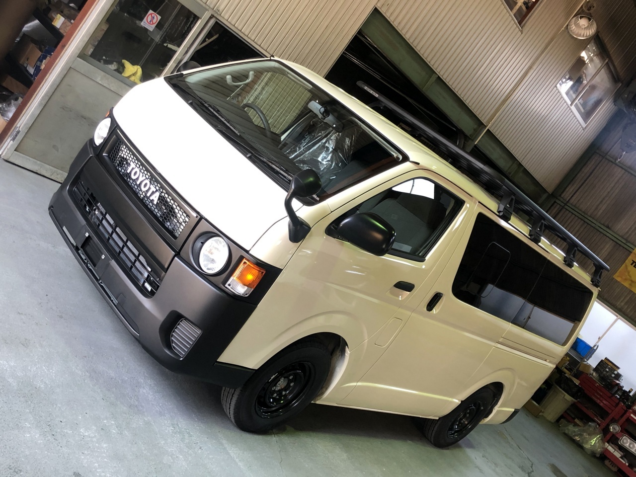 Y様オーダーカスタムご紹介 新車ハイエースバンにrhino Rack ルーフラックとflexdream リアラダー取り付け ハイエース好きなんだもん ハイエース専門店blog Flexdream Blog