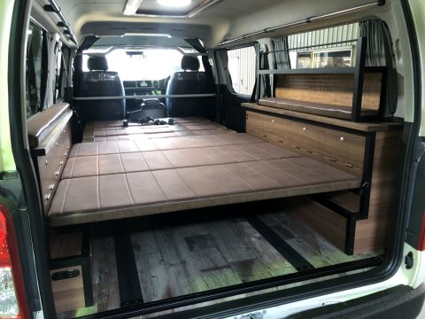 洒脱な雰囲気で差を付ける！内装架装FD-BOX7 Vanlife