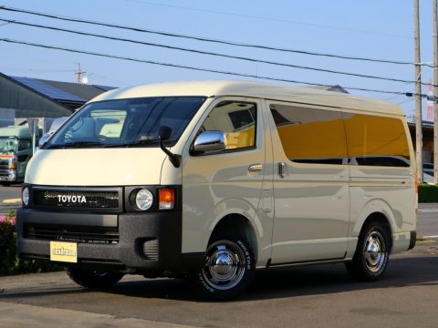 新車ハイエースバン 4WD 丸目換装 FD-BOX7 Vanlife