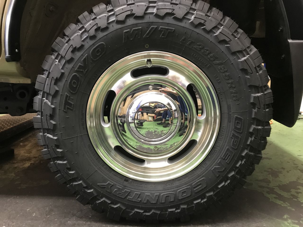 FD-Classicホイール 16インチ 【6.5J-16 +25 6H PCD139.7】シルバーポリッシュ FD-Classicホイール 16インチ 【6.5J-16 +25 6H PCD139.7】シルバーポリッシュ