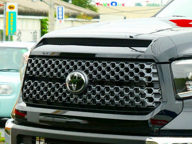 タンドラ　SR5　外枠ボディ同色加工