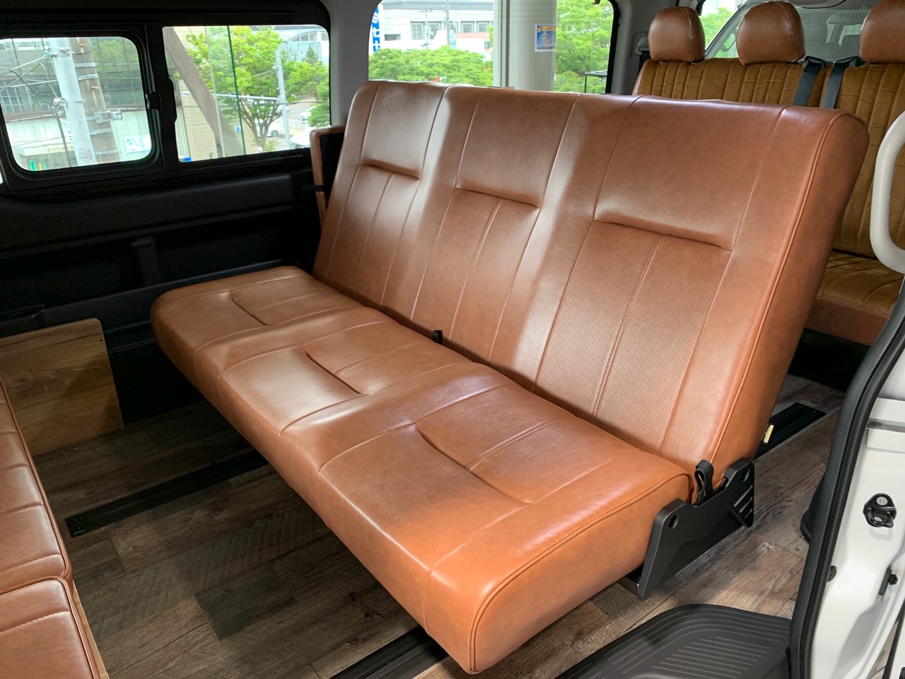 特別注文カラーのビンテージブラウンシートカバーご紹介 ハイエース専門店の車中泊 アウトドアビークル Flexdream Blog 特別注文カラーのビンテージブラウンシートカバーご紹介 ハイエース専門店の車中泊 アウトドアビークル Flexdream Blog