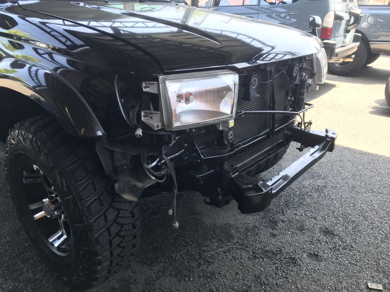 185ハイラックスサーフ 特別仕様車 Ssr V ブラックナビゲーター メッキバンパー交換 ランクル専門店によるランドクルーザー解説 Flexdream Blog 185ハイラックスサーフ 特別仕様車 Ssr V ブラックナビゲーター メッキバンパー交換 ランクル専門店によるランドクルーザー解説 Flexdream Blog