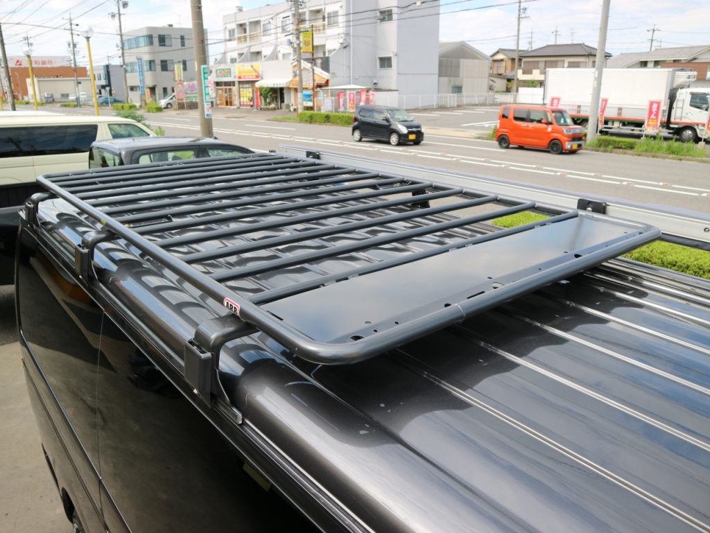 ARB vs. RHINORACK！ 200系ハイエースに取り付け可能なルーフラックをご紹介！｜ハイエース好きなんだもん ハイエース専門