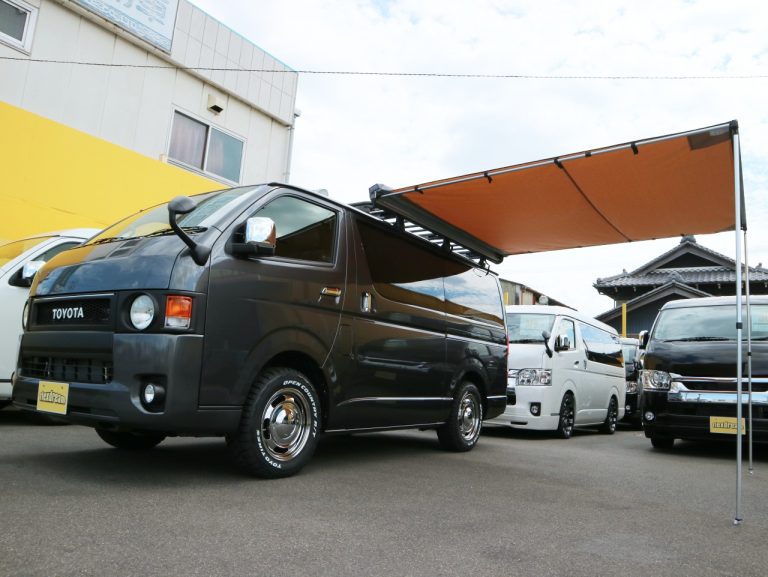 ARB vs. RHINORACK！ 200系ハイエースに取り付け可能なルーフラックをご紹介！｜ハイエース好きなんだもん ハイエース専門