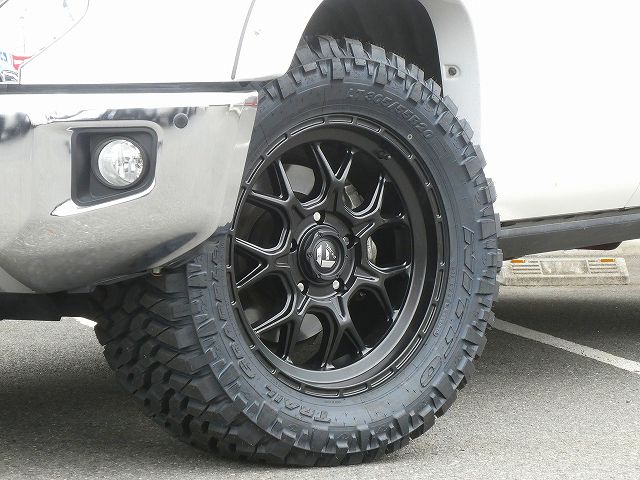 ＦＵＥＬ　 Ｄ６７０ＴＥＣＨ　NITTO　TRAILGRAPPLER　305/55R20