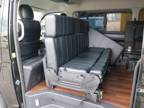 後ろ向きアレンジも簡単なi-Seat REVO 後ろ向きアレンジも簡単なi-Seat REVO
