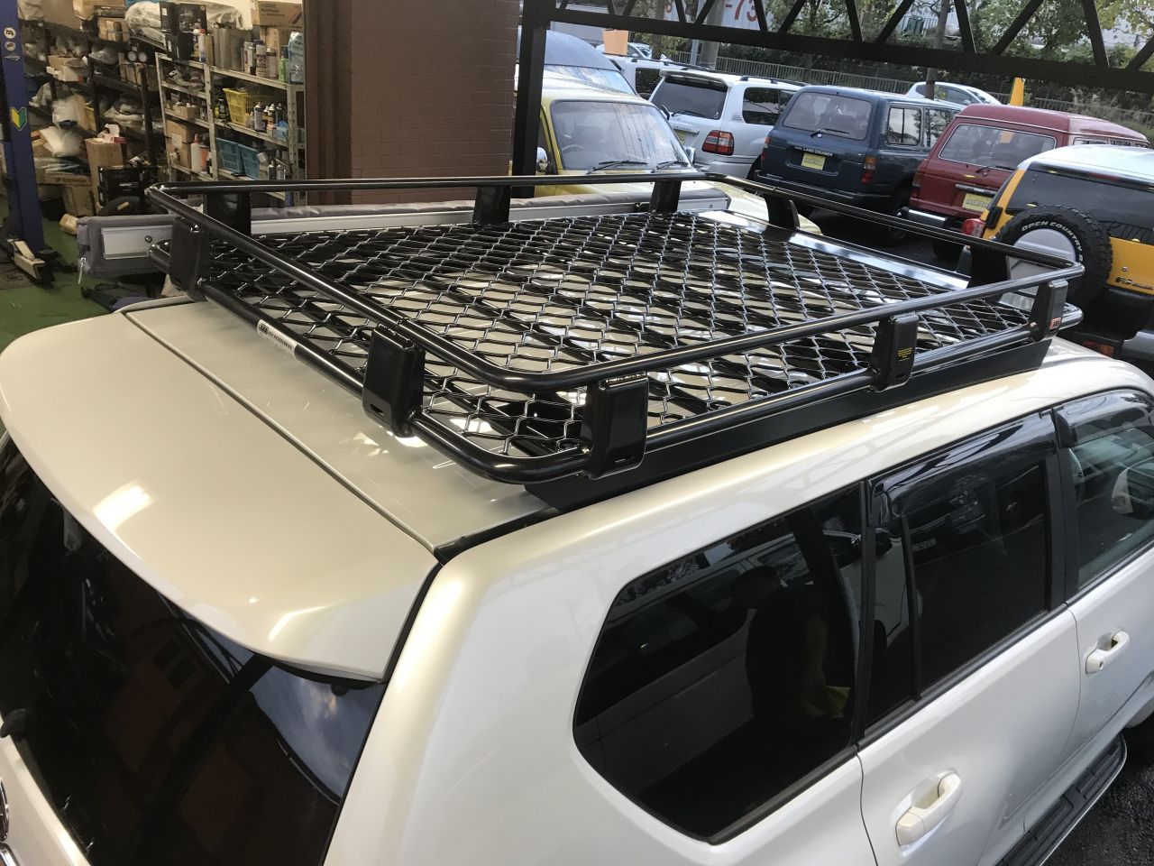 Alloy 1790x1120mm With Mesh Floor Alloy 1790x1120mm With Mesh Floor