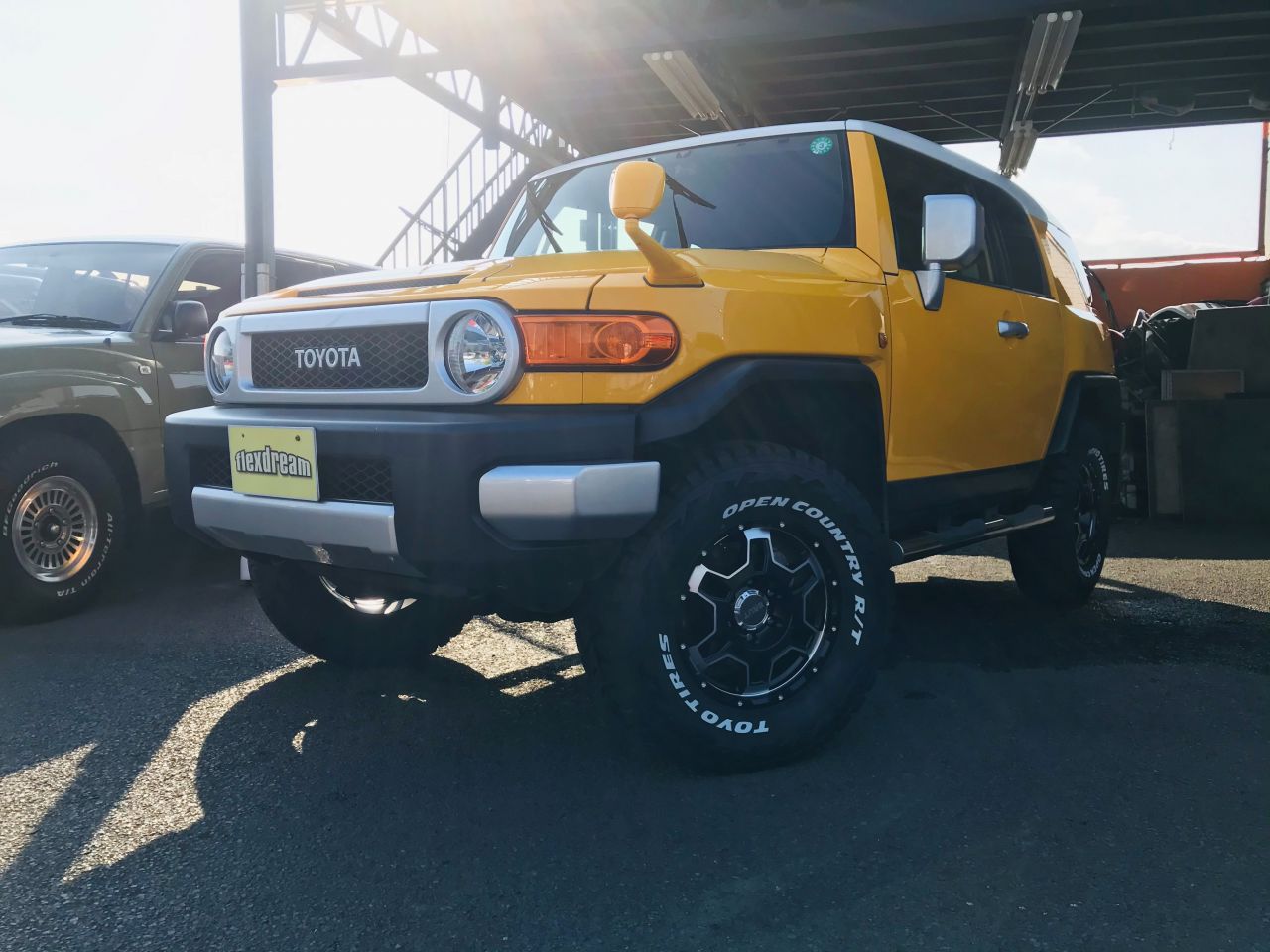 入庫速報 Fjクルーザーカラーpkg 2インチupカスタム Brutディッシュ系ホイール Br 66 Open Country R T ホワイトレター ランクル専門店によるランドクルーザー解説 Flexdream Blog