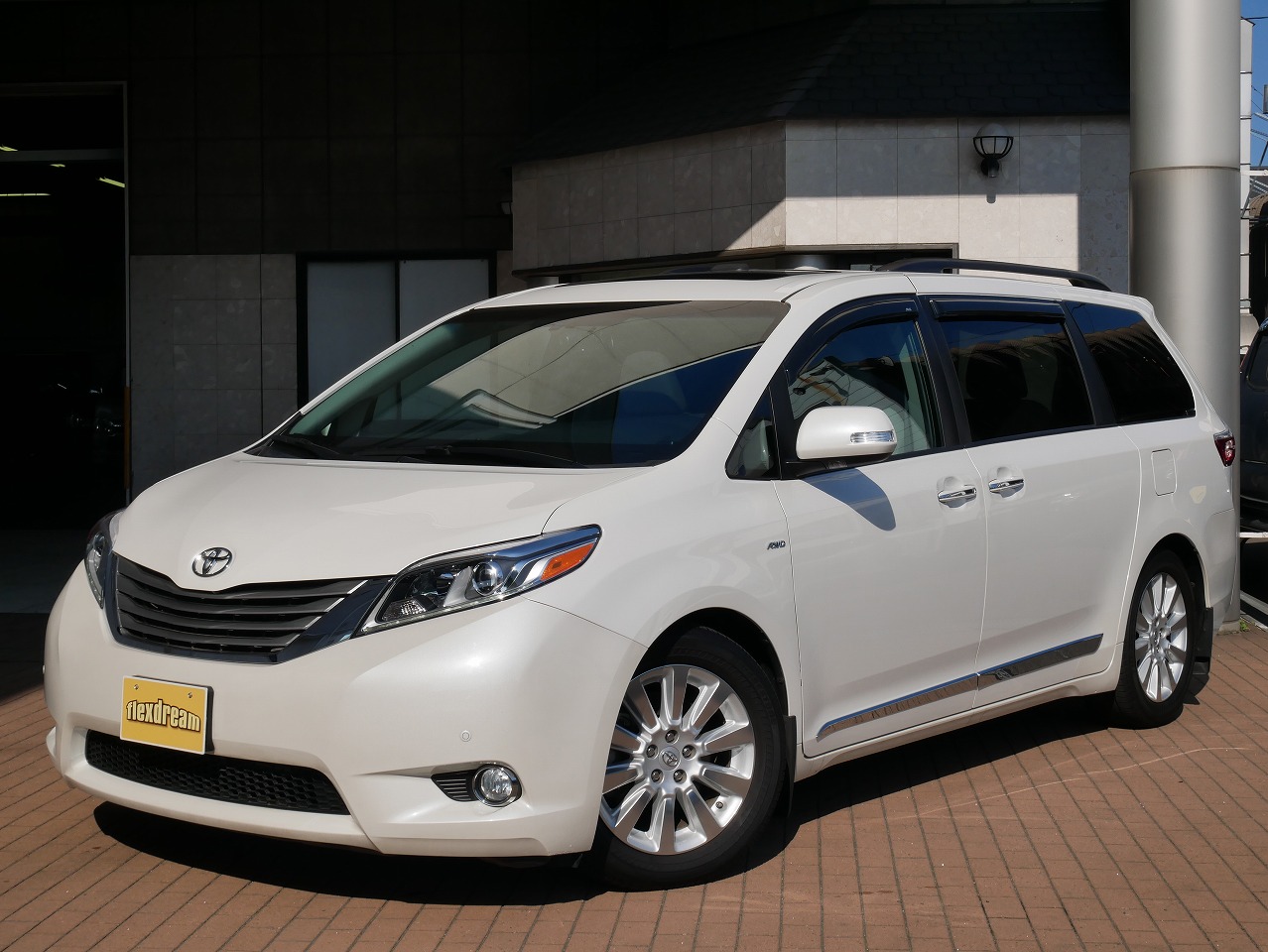 素敵なファミリーカーが相棒に シエナ リミテッドをご納車しました Usトヨタ逆輸入車専門店のカスタムビークル Flexdream Blog