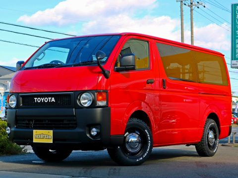 新車ハイエースバン 丸目換装 特設ラディアンレッド 新車ハイエースバン 丸目換装 特設ラディアンレッド