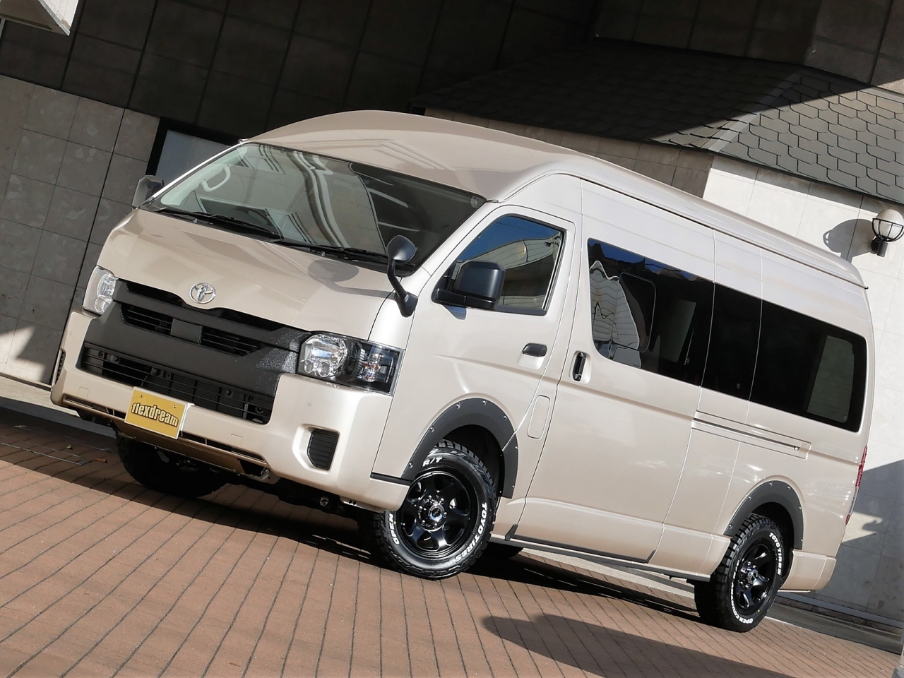 特設カラー ４ｒ４ベージュメタリック ハイエースバン ４ｗｄ ワイドｄｘ スーパーロング ｇｌ完成 ハイエース専門店の車中泊 アウトドアビークル Flexdream Blog