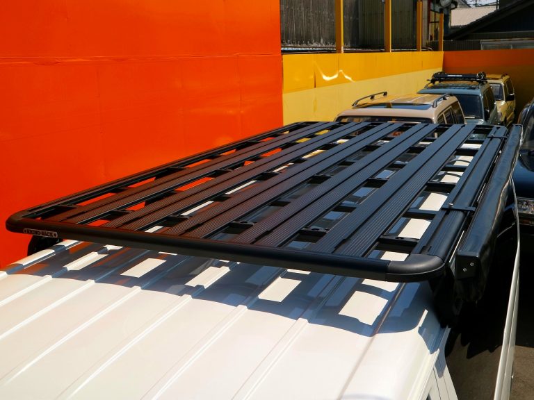 ARB vs. RHINORACK！ 200系ハイエースに取り付け可能なルーフラックをご紹介！｜ハイエース好きなんだもん ハイエース専門