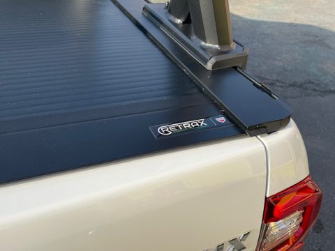 RETRAX シャッター式トノカバー（ハイラックス 荷台）