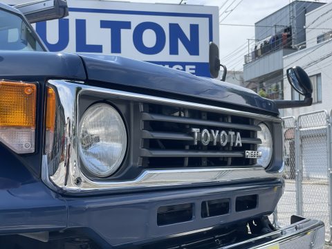 ランドクルーザー70 LX TOYOTA文字グリル