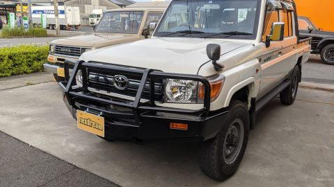 商品車 ランクル79 ピックアップ 再販モデル  ARB4x4 フロントバンパー 荷台 サイドステップ を LINE-X 塗装しました🎶