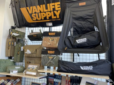 VAN LIFE SUPPLY展示中♪