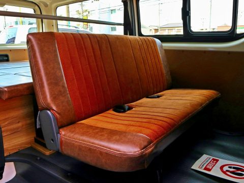 セカンドシートにもシートカバー装着 セカンドシートにもシートカバー装着