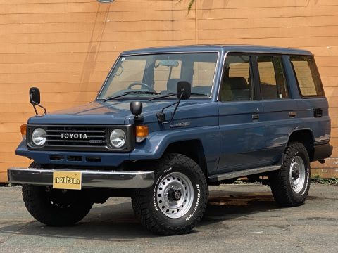 奇跡の低走行７万キロ台！！後期モデル HZJ76入庫しました！～ランドクルーザー７０ LXのご案内～