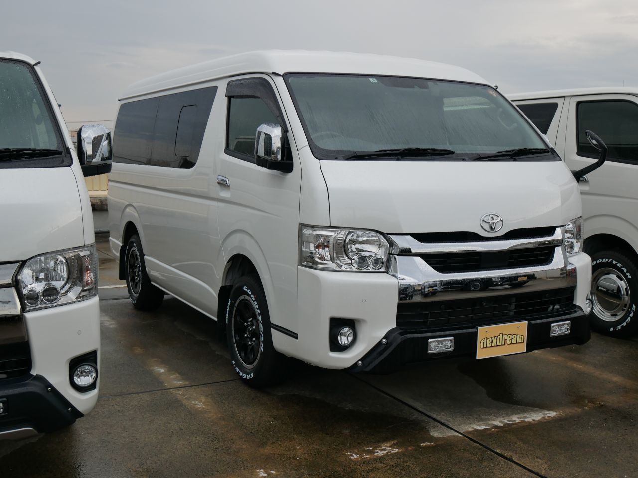 中古車　6型　ハイエース　4WD ワゴンGL　低走行　高年式　入庫しました！！！