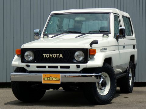 ランクル70　NOxPM法適合済み！！MT車！！人気のホワイト🎵入庫しました🌞