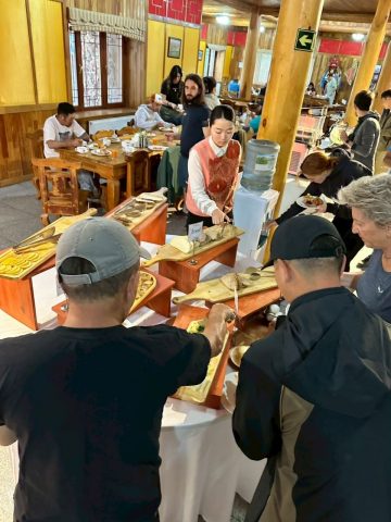ARB モンゴル 宿 晩餐 バイキング 夕食 仲間 旅の終わり