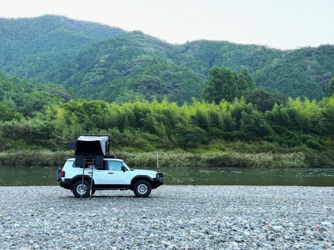 arb-esperance-roof-top-tent-land-cruiser-250-kochi-river-camp-morning ARB エスペランス ルーフトップテント 朝の風景 キャンプ ランクル250