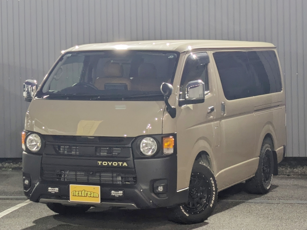 厳選中古車入庫速報！！人気のアースカラーPKGとFD-BOX W00！！